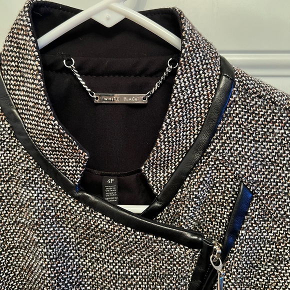 WHITE House BLACK Market Full Zip Stretch Moto Faux Leather Tweed Jacket Size 4P - Picture 3 of 3